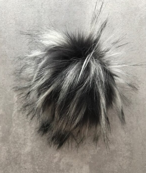 Pompon schwarz/grau verspielt